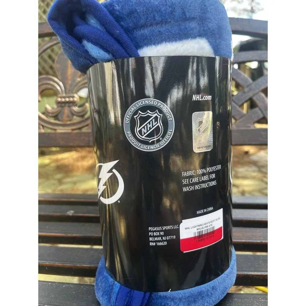 NHL Tampa Bay Lightning Throw Blanket 60x70 inches  – Soft Cozy Team Fleece Gift